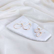 Load image into Gallery viewer, Vök Earrings