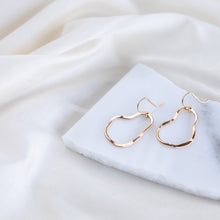 Load image into Gallery viewer, Vök Earrings