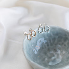 Load image into Gallery viewer, Vök Studs