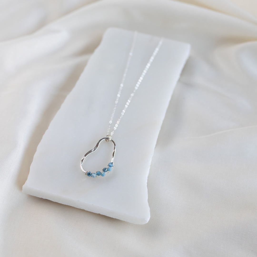 Vök hálsmen, Aquamarine
