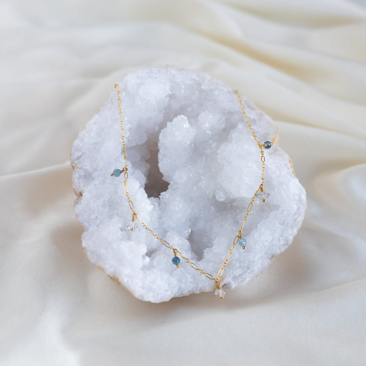 Vök Teardrop Necklace