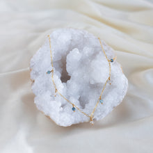 Load image into Gallery viewer, Vök Teardrop Necklace