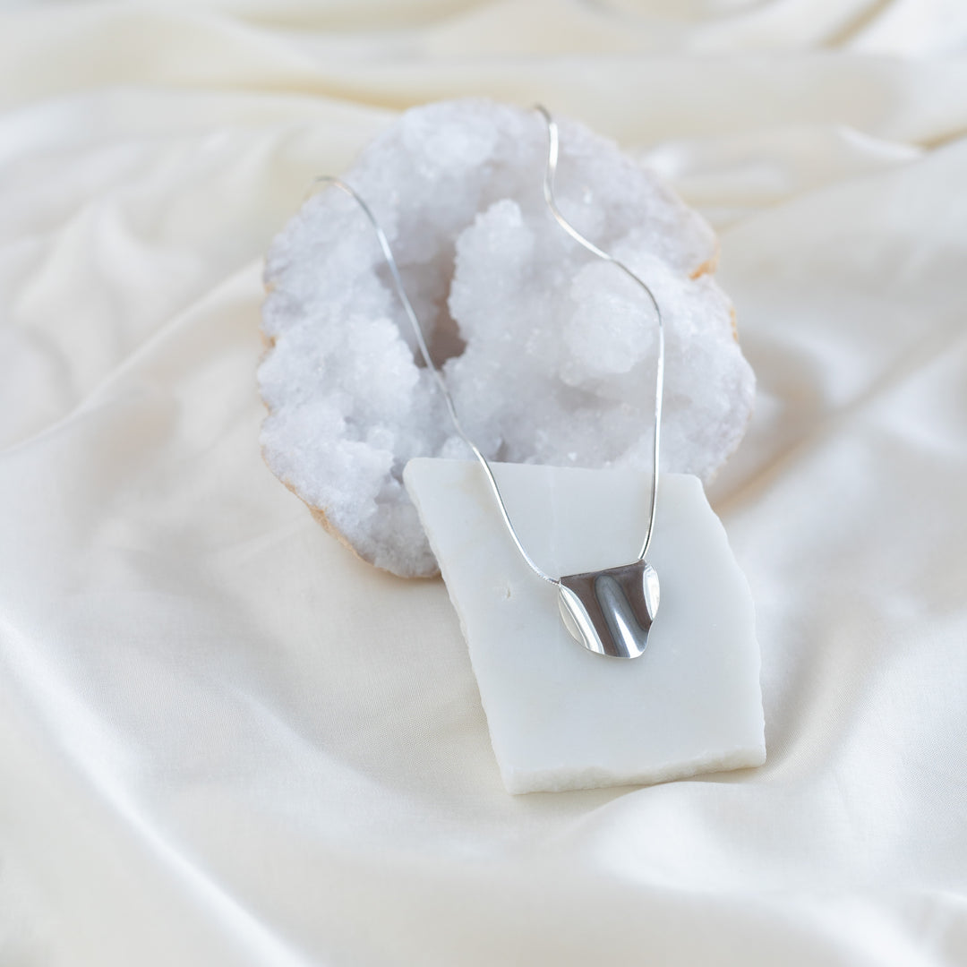 Vök Speglun Necklace