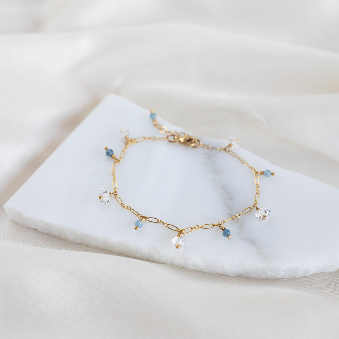 Vök Teardrop Bracelet