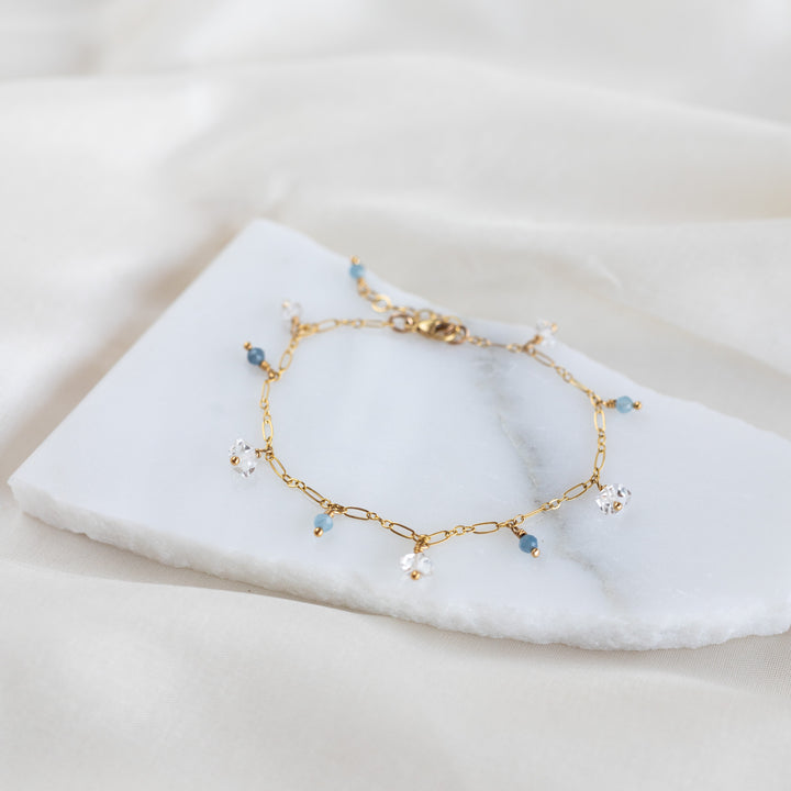 Vök Teardrop Bracelet