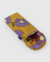 Load image into Gallery viewer, BAGGU Puffy Glasses Sleeve, Daisy Chain