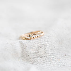 Dainty Sapphire Hringur