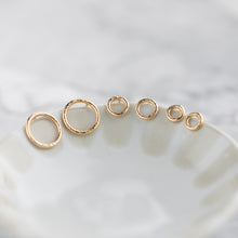Load image into Gallery viewer, 14k Circle Earrings