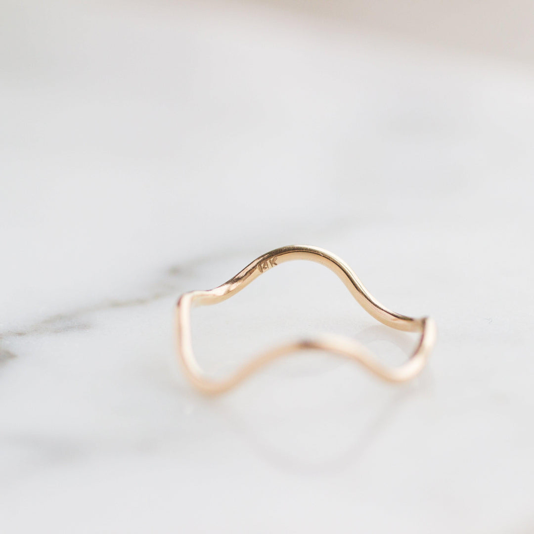 14k Wave hringur