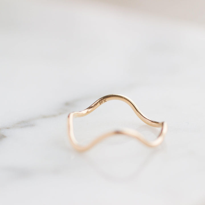 14k Wave hringur