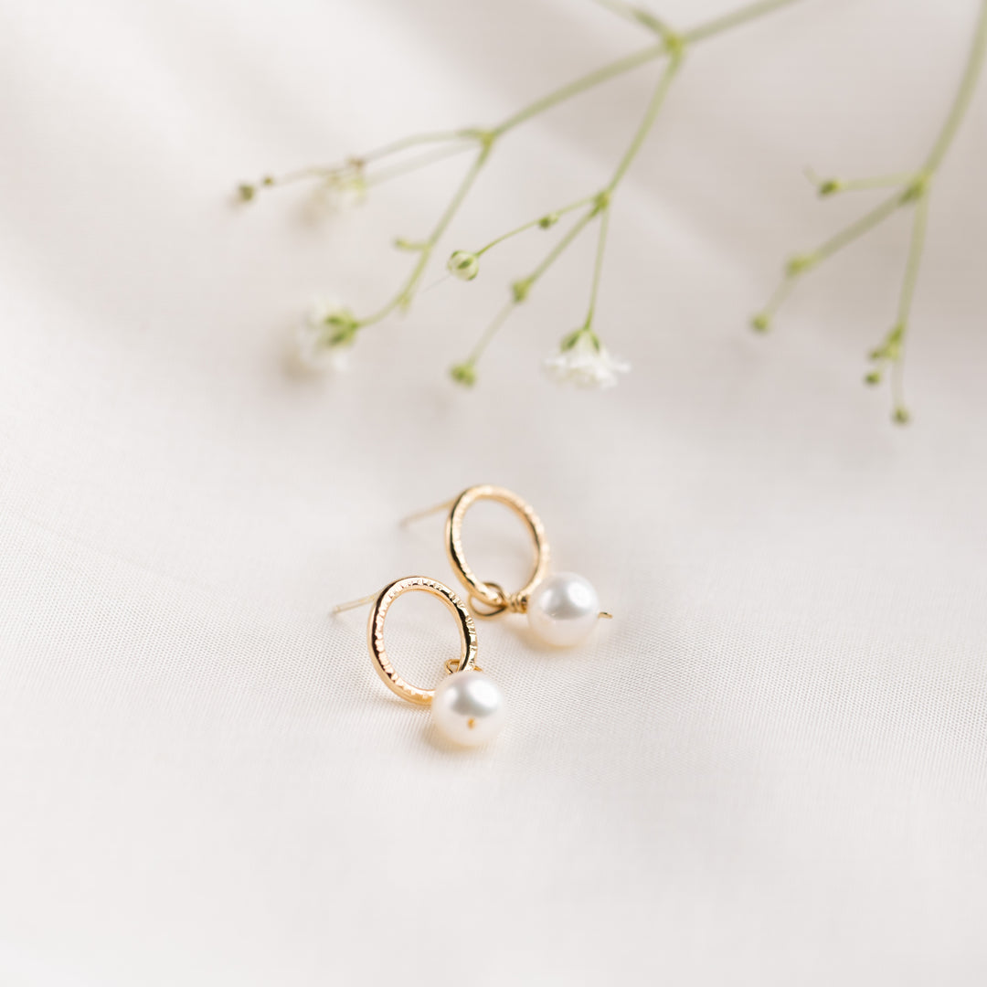 Circle &amp; Pearl Earrings
