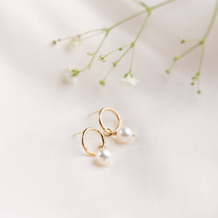 Circle &amp; Pearl Earrings
