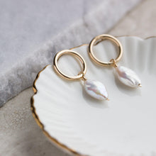 Load image into Gallery viewer, HALO Pearl Earrings