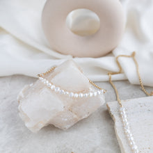 Hlaða mynd inn í gallerískoðara, Twist x Pearl Armband