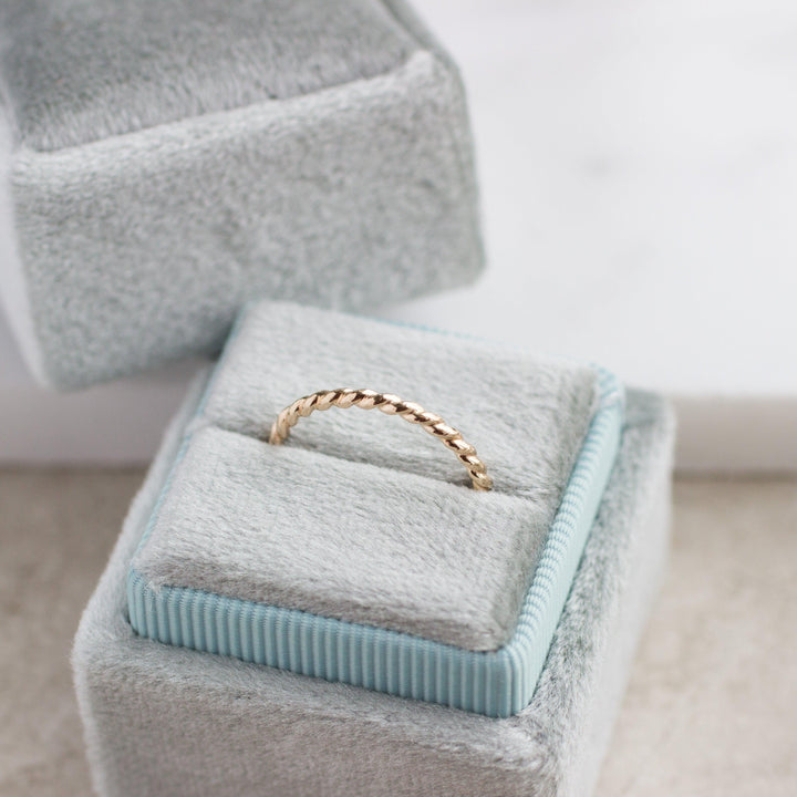 Delicate Twist Ring