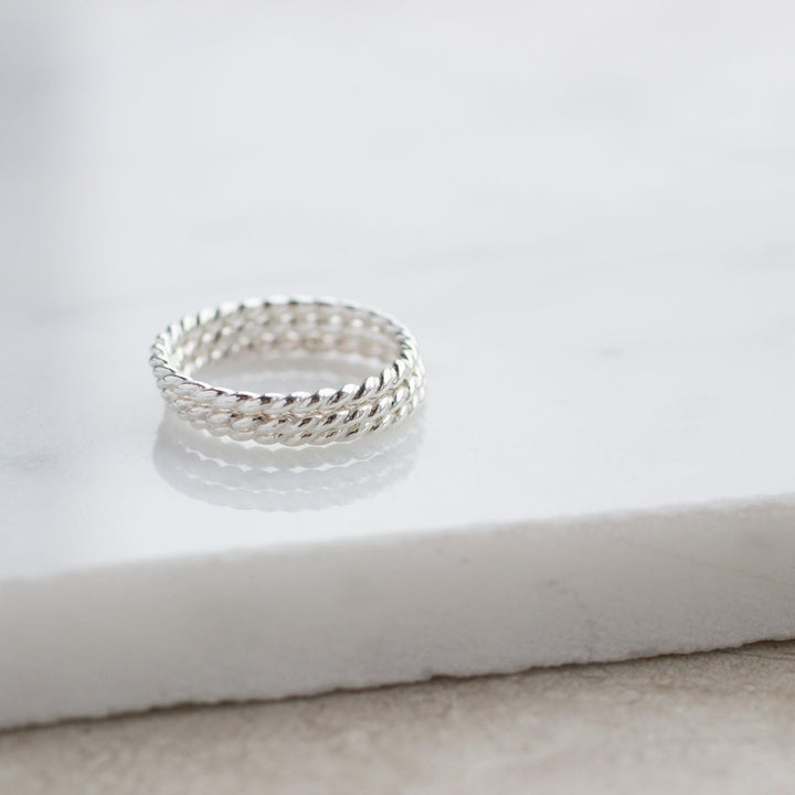 Delicate Twist Ring