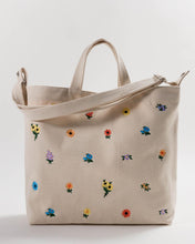 Load image into Gallery viewer, BAGGU Ivory Ditsy Floral Horizontal Zip Tote